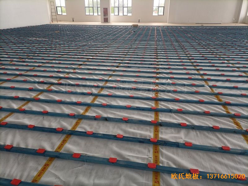 江蘇宿遷運(yùn)河路學(xué)校運(yùn)動(dòng)木地板施工案例