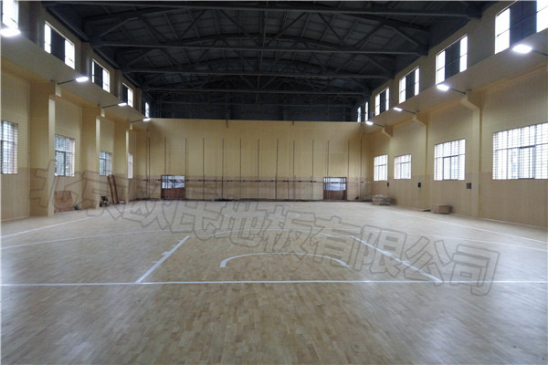 湖南郴州第十八完小羽毛球館運(yùn)動木地板成功案例 湖南郴州第十八完小羽毛球館運(yùn)動木地板成功案例