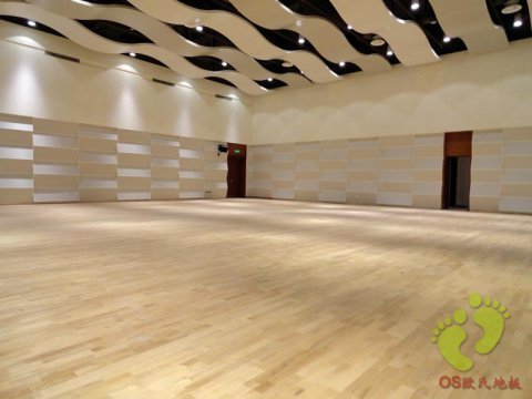 運(yùn)動(dòng)木地板的色差形成原因