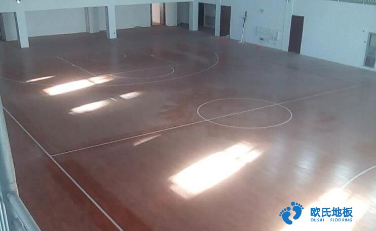 社區(qū)活動(dòng)中心選擇運(yùn)動(dòng)木地板標(biāo)準(zhǔn)