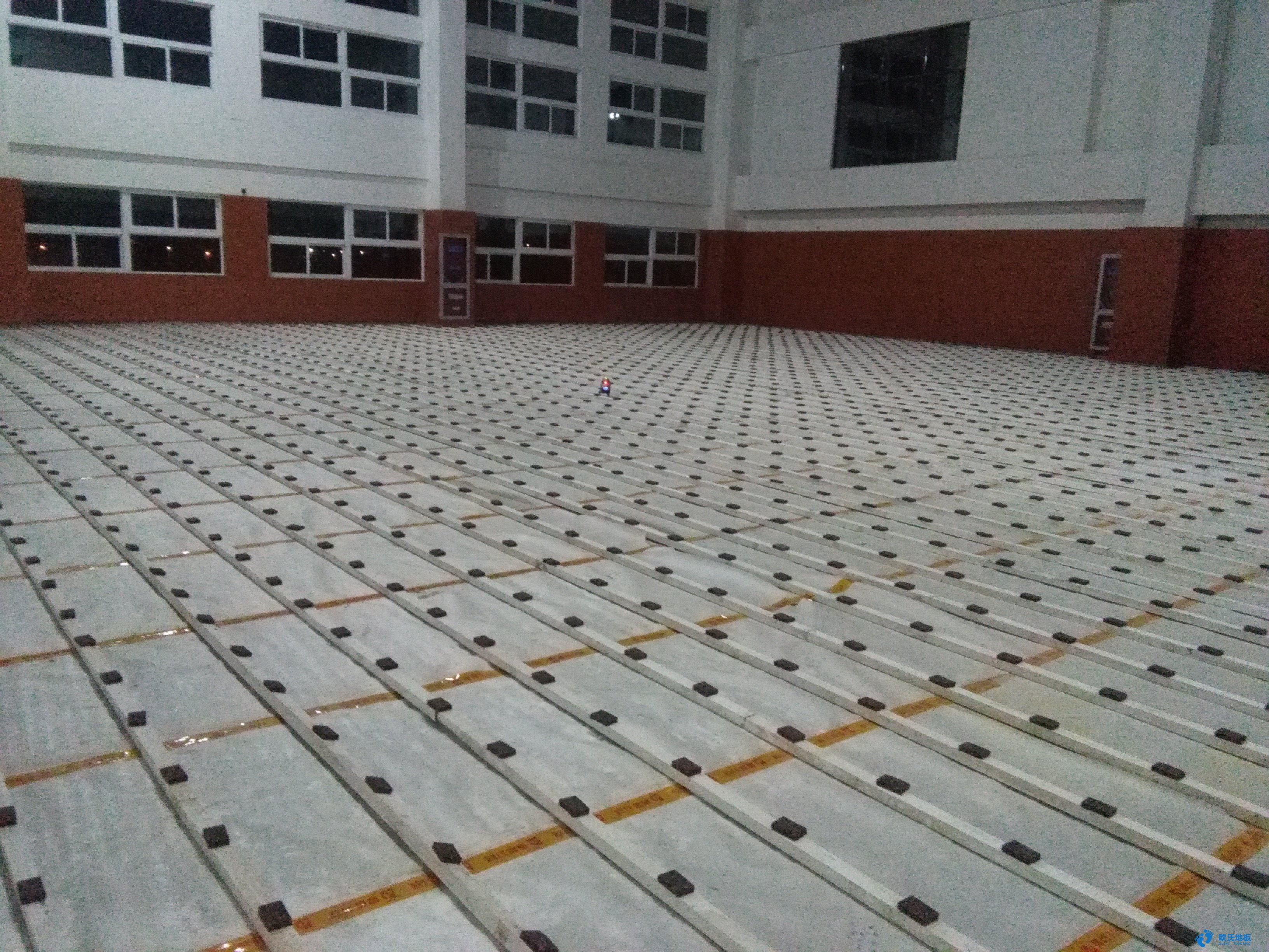 運(yùn)動(dòng)木地板施工彈性減震墊層