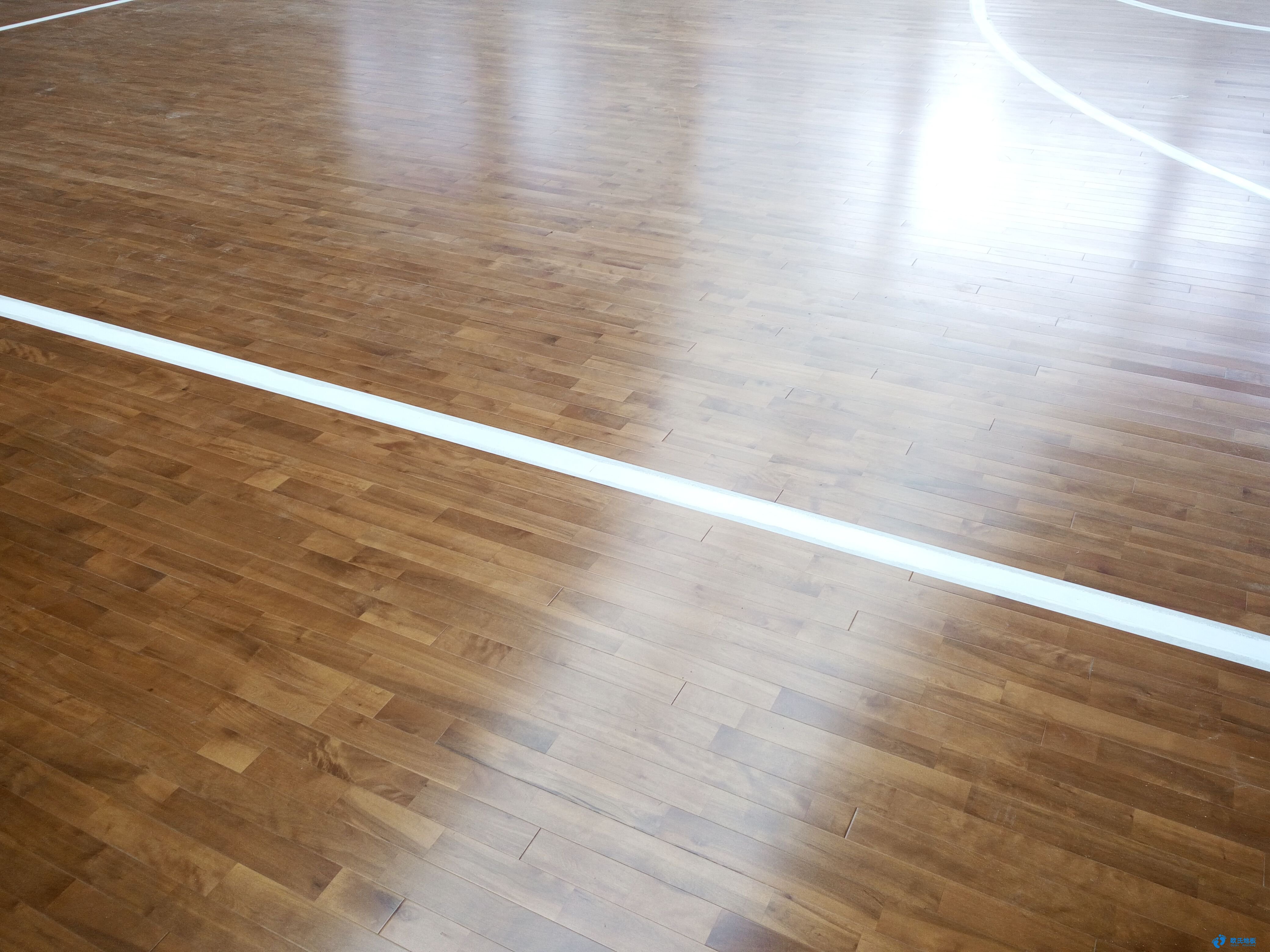 云南學(xué)校體育館運(yùn)動木地板廠家