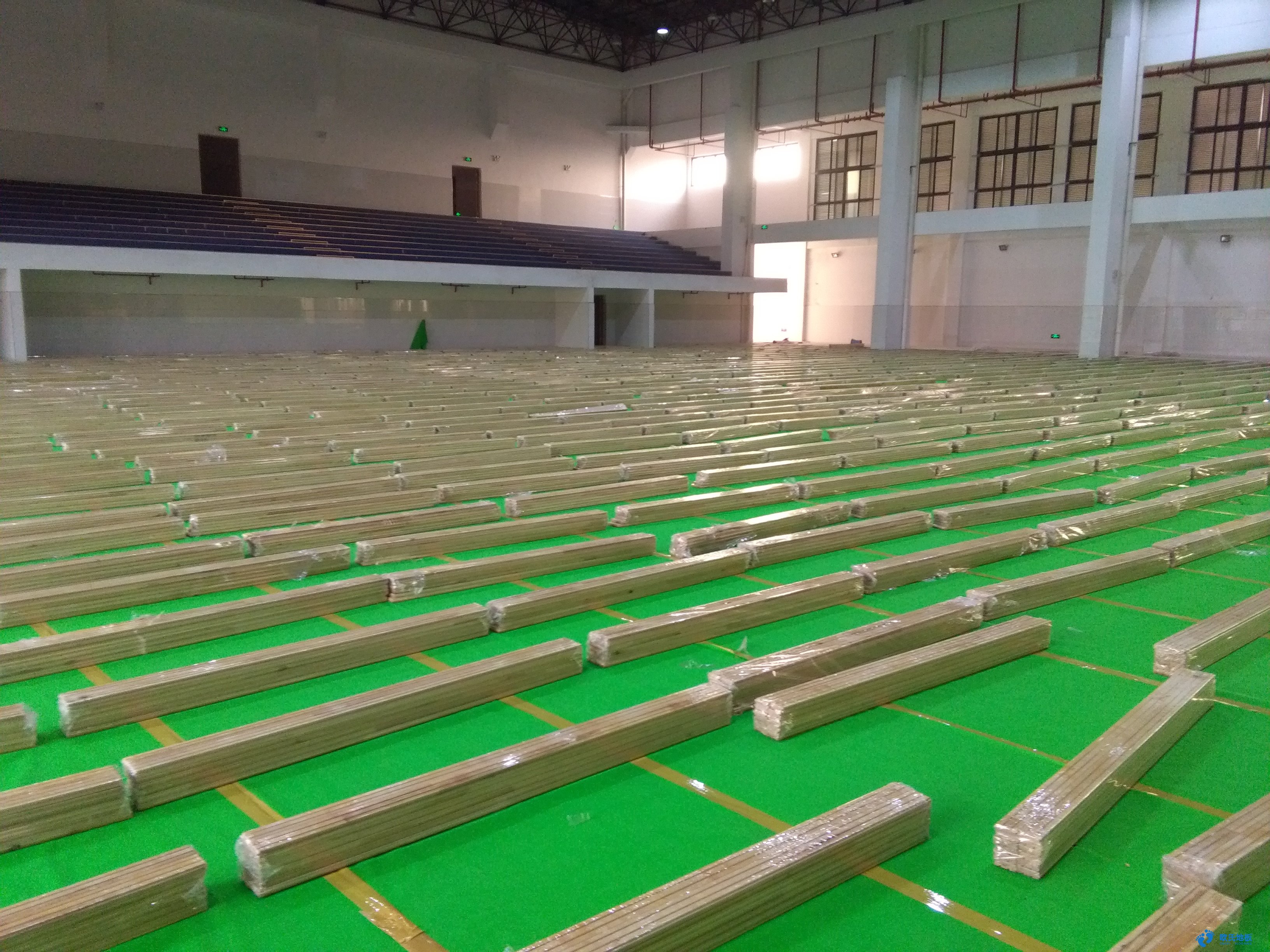 體育運(yùn)動(dòng)木地板選購技巧