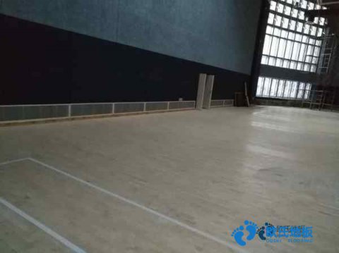 呼和浩特體育籃球館運(yùn)動(dòng)木地板廠家