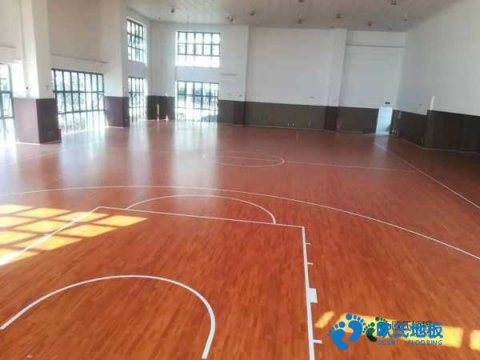 沈陽(yáng)運(yùn)動(dòng)球場(chǎng)施工