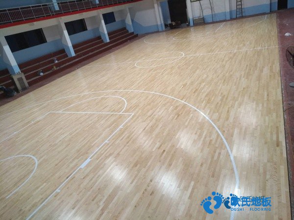板式龍骨運(yùn)動(dòng)場(chǎng)地木地板