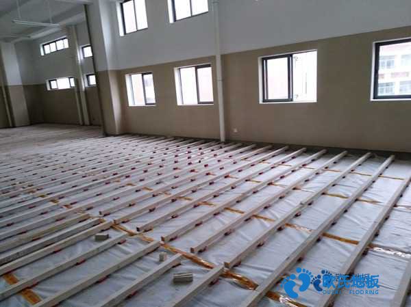 楓木體育運(yùn)動木地板保養(yǎng)方法