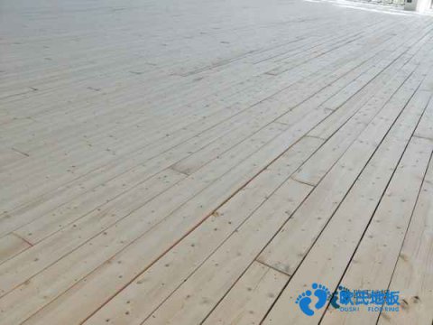 楓木籃球運(yùn)動地板如何保潔