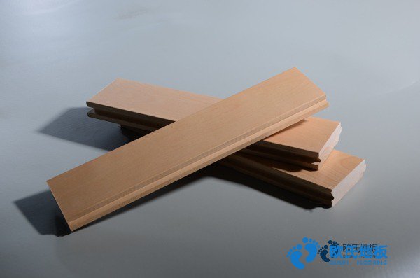 楓樺木運(yùn)動場地板廠家報價