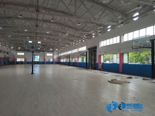 學(xué)?；@球場(chǎng)木地板技術(shù)要求