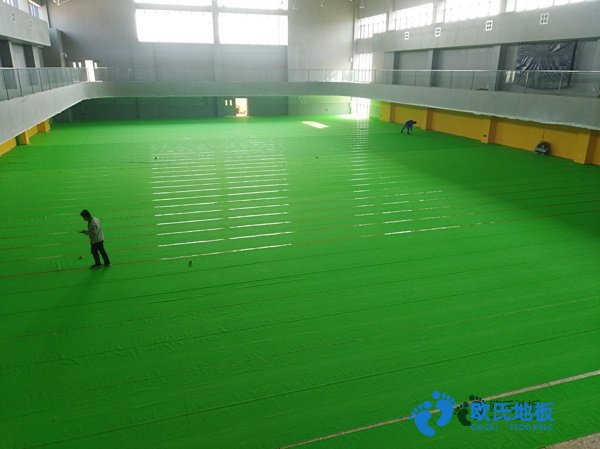學(xué)?；@球場館木地板選哪家