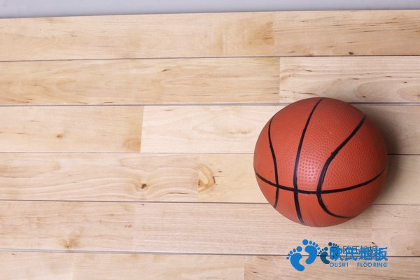 學?；@球地板有哪些好處