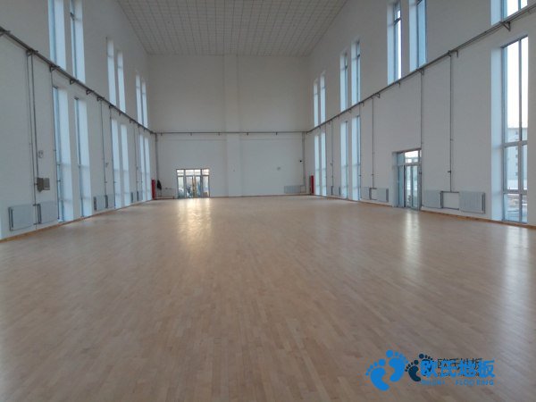 學(xué)?；@球場館地板工藝流程