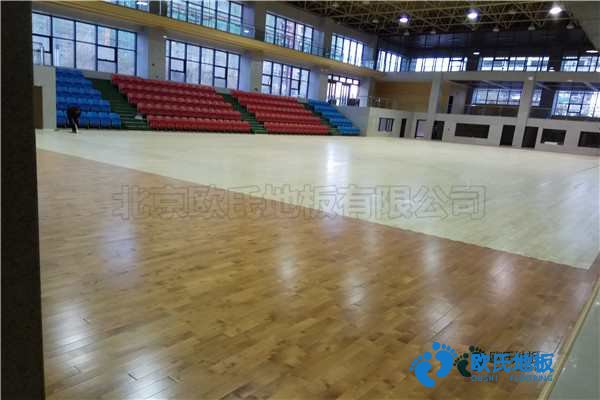 學(xué)?；@球場木地板輔設(shè)