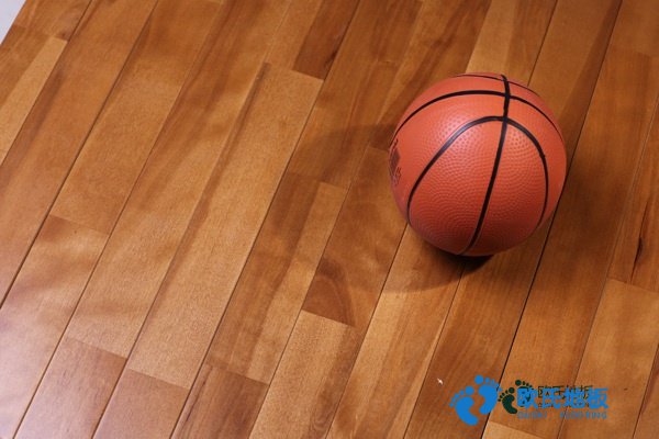 學(xué)?；@球地板摩擦系數(shù)