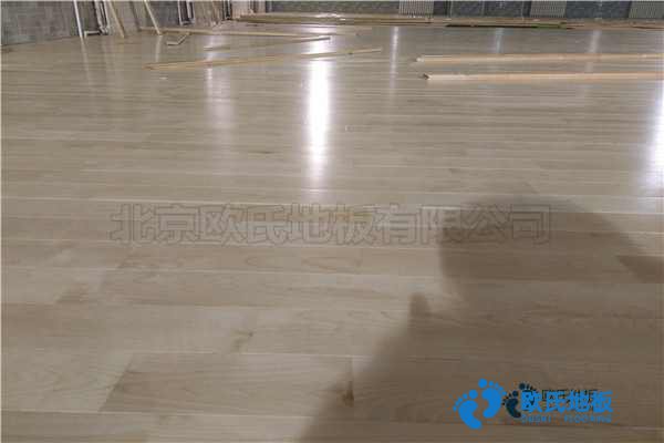 學(xué)?；@球場(chǎng)館地板含水率