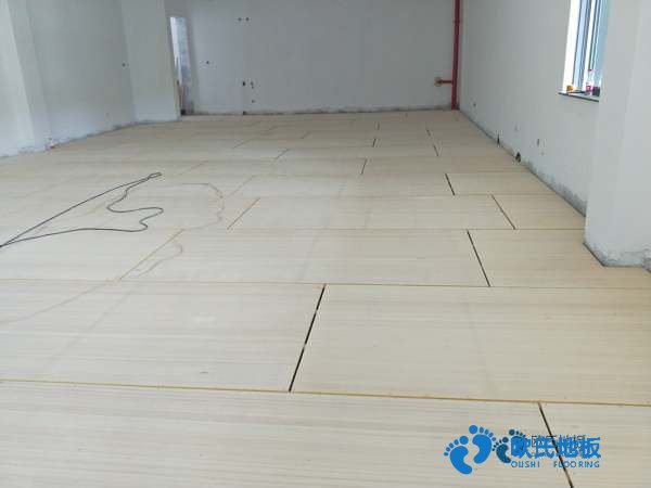 學(xué)?；@球場(chǎng)木地板防潮層