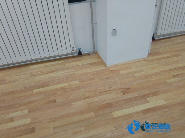 學(xué)?；@球木地板施工單位
