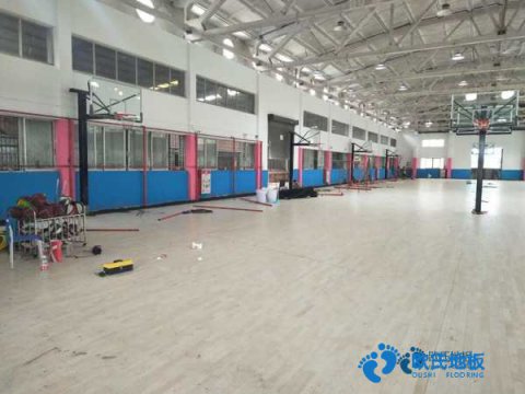運(yùn)動籃球地板價格多少