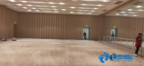 學(xué)?；@球場館木地板耐磨度