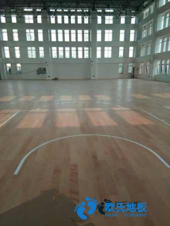 學(xué)?；@球場(chǎng)地木地板厚度