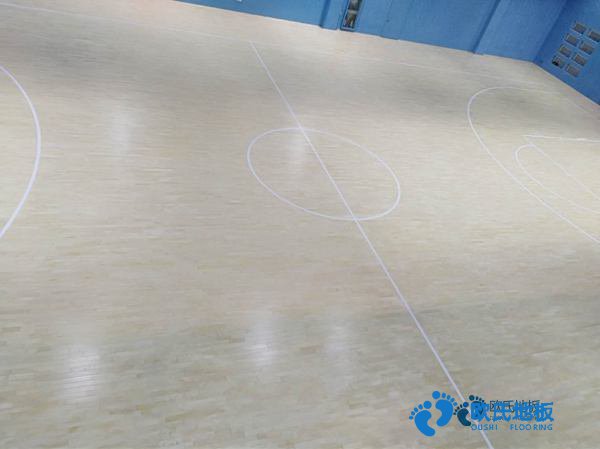 學(xué)?；@球場(chǎng)館地板能拖嗎