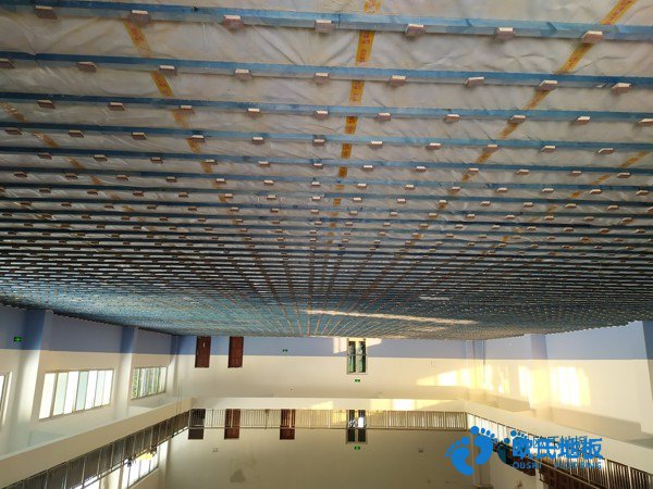 學?；@球場館木地板的常用尺寸