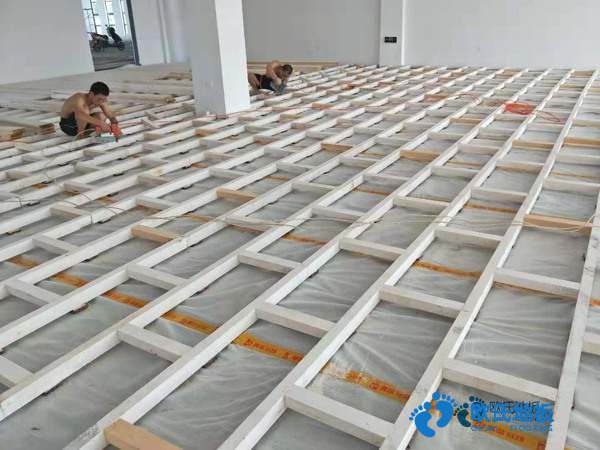 那有籃球運(yùn)動地板哪些牌子好