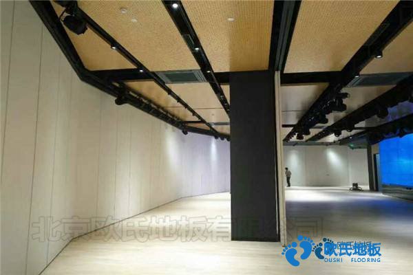 學(xué)?；@球場地地板標(biāo)準(zhǔn)