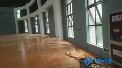 籃球場(chǎng)地木地板大約多少錢