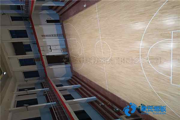 學(xué)?；@球場地木地板優(yōu)點