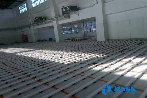 學(xué)?；@球場地木地板用哪種好