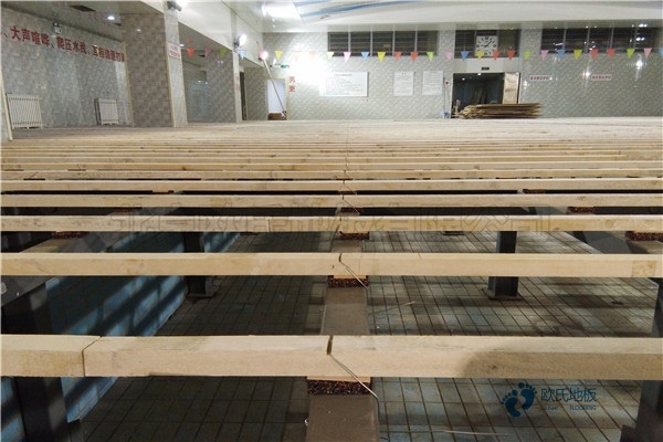 較好的籃球運(yùn)動木地板龍骨結(jié)構(gòu)