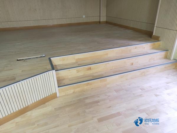 用什么運(yùn)動木地板一般多寬