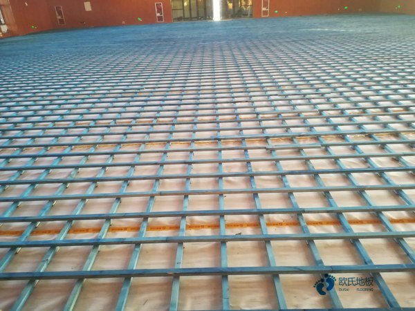 用什么運(yùn)動(dòng)木地板抗壓