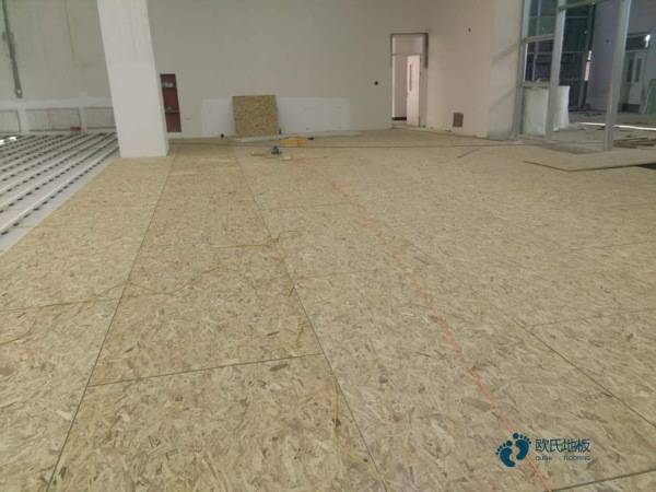 耐磨運(yùn)動(dòng)場(chǎng)地木地板1