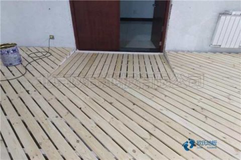 實木體育館地板是什么材質(zhì)