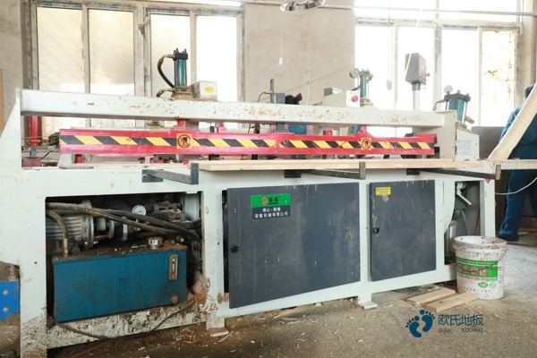 實木體育館地板生產(chǎn)商1