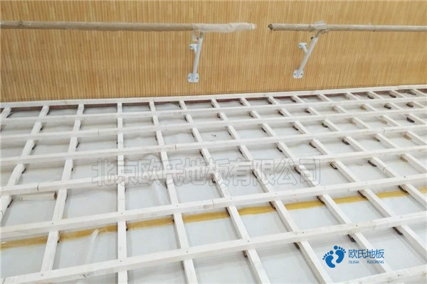 學?；@球館木地板減震3