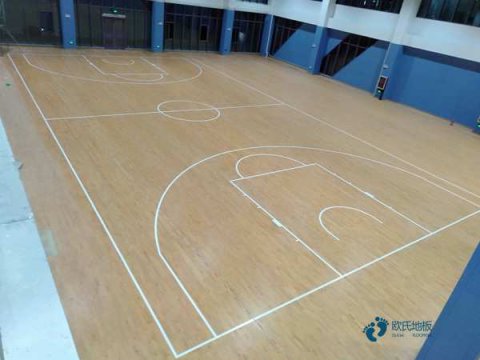 國標(biāo)運(yùn)動體育木地板施工隊(duì)