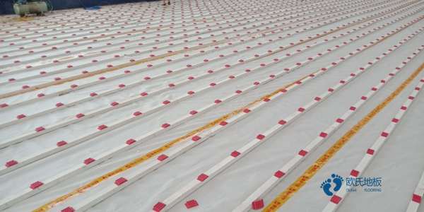 學?；@球場地地板生產(chǎn)流程3