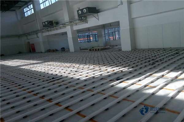 國產(chǎn)運(yùn)動場地地板施工單位1