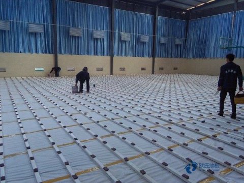 體育運(yùn)動(dòng)木地板較好的