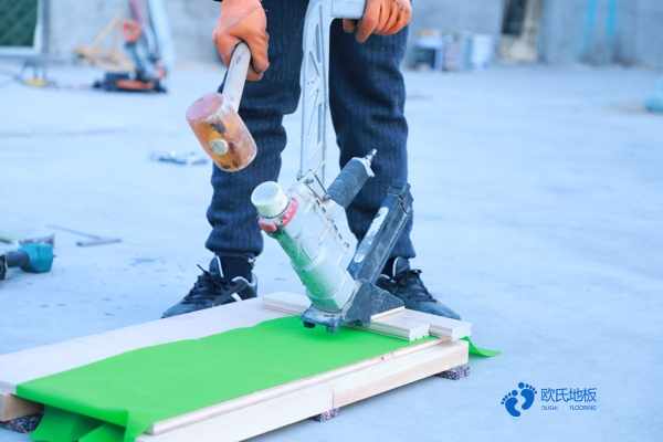 優(yōu)惠的籃球場館地板廠家報(bào)價1