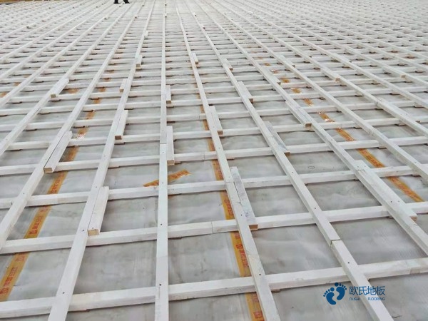 定做運(yùn)動場館地板較好的1