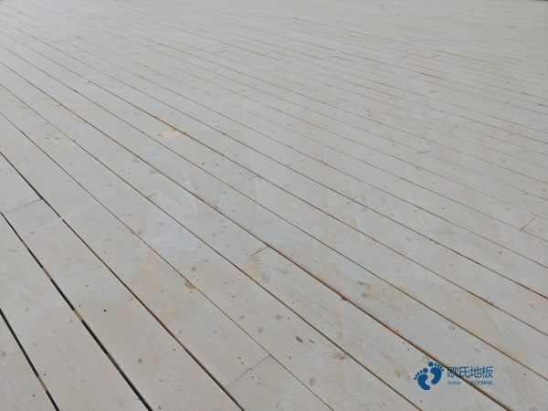 單龍骨運(yùn)動(dòng)場地木地板保養(yǎng)知識1