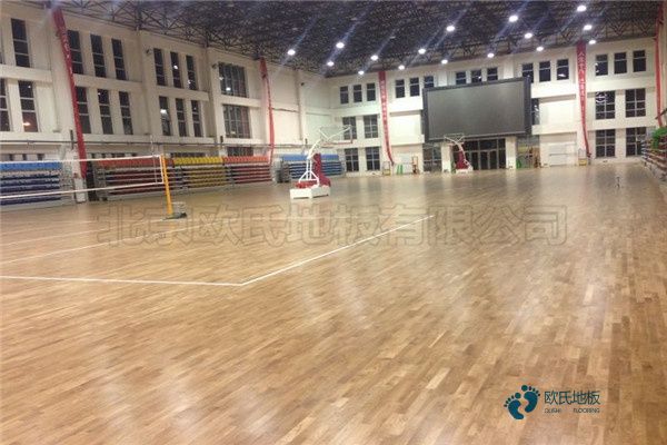 學(xué)?；@球館地板適合籃球館嗎3