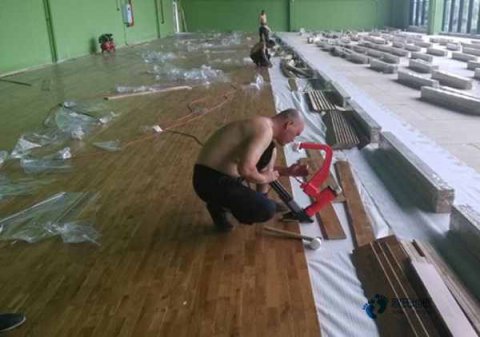 購(gòu)買(mǎi)籃球場(chǎng)地木地板品牌哪個(gè)好