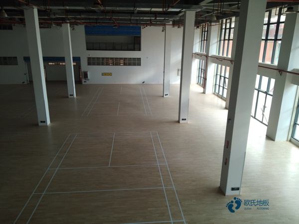 實(shí)木籃球場地木地板價(jià)格表3